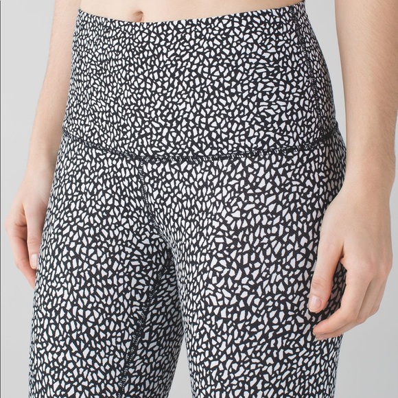 Lululemon Wunder Under Miss Mosaic High Rise Crop Leggings size 6 - Picture 3 of 8